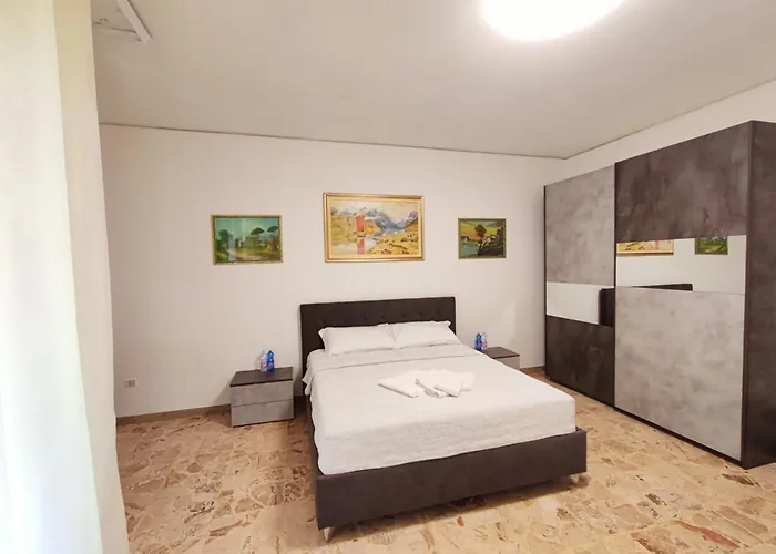 Tarak Palace Bed & Breakfast Mestre