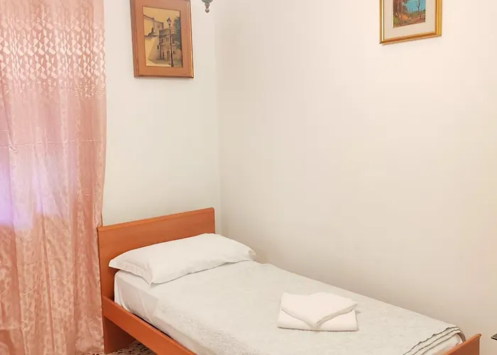 Bed & Breakfast Tarak Palace *