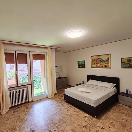 Tarak Palace Bed and Breakfast Μέστρε