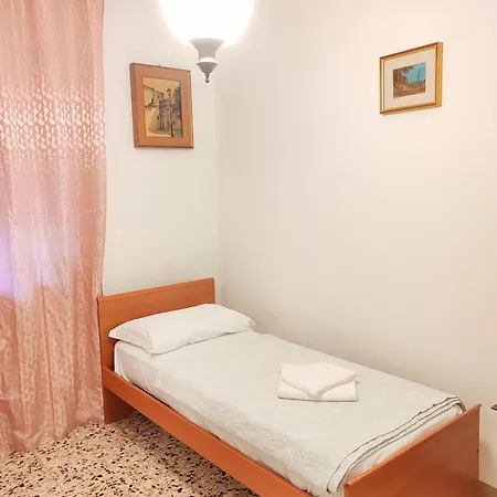 Bed & Breakfast Tarak Palace *