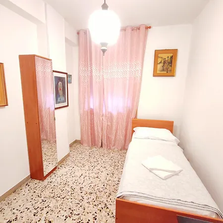 Bed & Breakfast Tarak Palace *